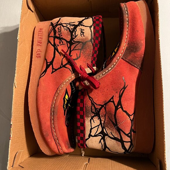NEW Clarks Wallabee Stranger Things Hellfire Club Suede Boots US 10 (No Box Lid) main image 9